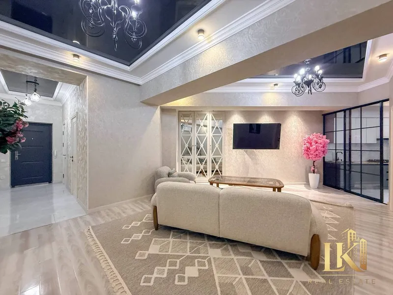 Nikitina Residence ЖКda 3 xonali kvartira (3/9/10), 83 m², ta’mirli 1