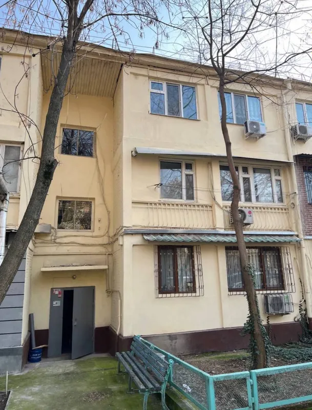 метро космонавтов Цум