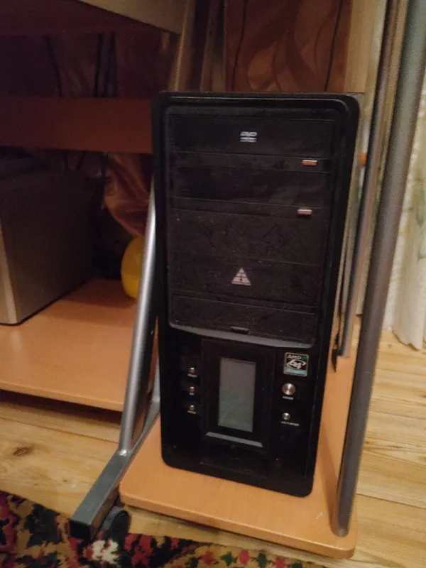 Продам не дорого компьютер, принтер, ксерокс, буфер,комп.стол. 2 Продам не дорого компьютер, принтер, ксерокс, буфер,комп.стол. 2