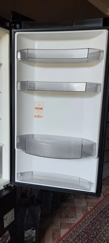 Продам холодильник 3 Продам холодильник 3