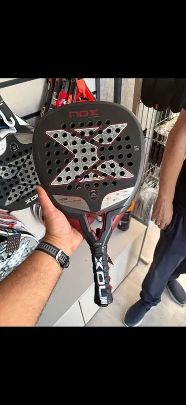 Padel Raketka NOX Future Attack 12K Carbon Padel Raketka NOX Future Attack 12K Carbon