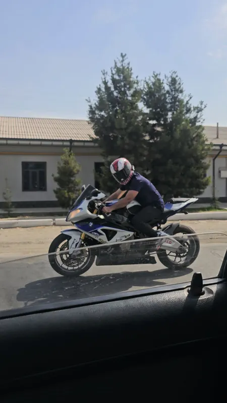 BMW S1000RR SportBike Original 4