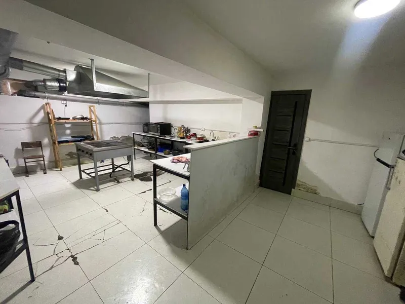 Arendaga podval beriladi manzil Anor Bank oldida 1