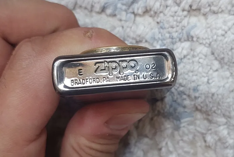 Продам оригинальную зиппо зажигалку 2002года — фото 2