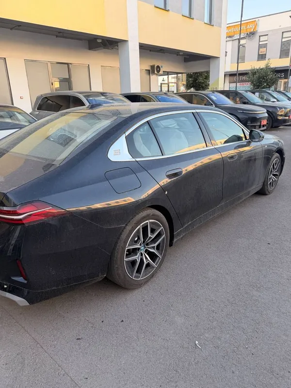 bmw i5 40L 2025 yil 4.400km yurgan — фото 3