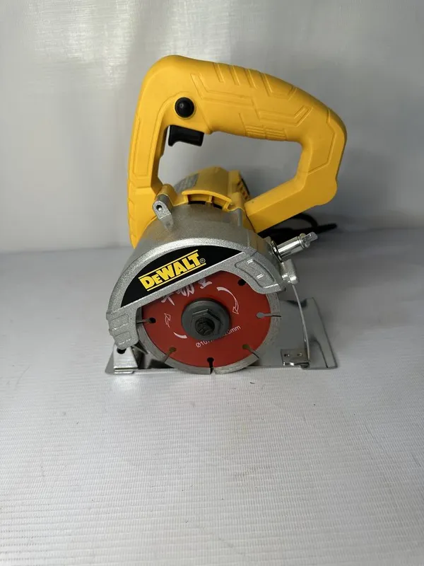 Циркулярная пыла Dewalt Makita. (пчелка) Циркулярная пыла Dewalt Makita. (пчелка)