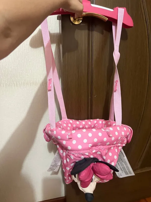 Bolalar uchun oʻyinchoq va yurish uchun yordamchi