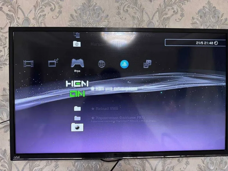 Sony PlayStation 3 Slim в хорошем состоянии + 2 джойстика — фото 3