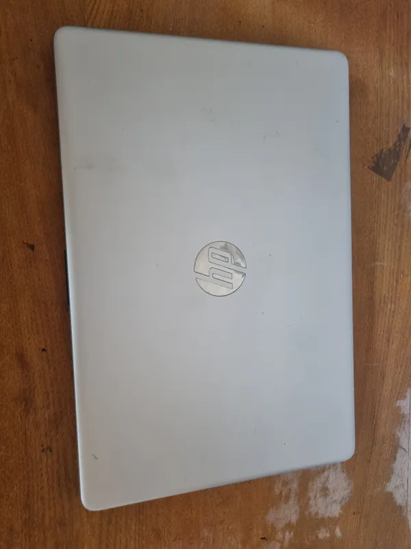 HP corei3 8/256 windows 10 pro 2 HP corei3 8/256 windows 10 pro 2