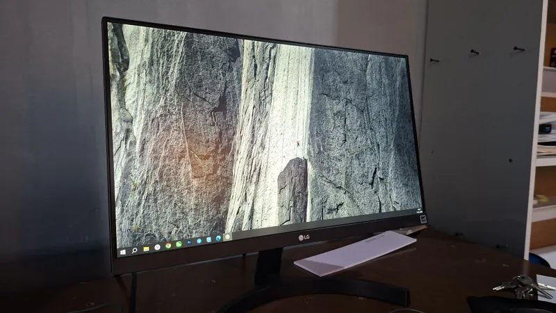 22 lik LG monitor yaxahi holatda! Монитор LG 22 в хорошем состо — фото 1