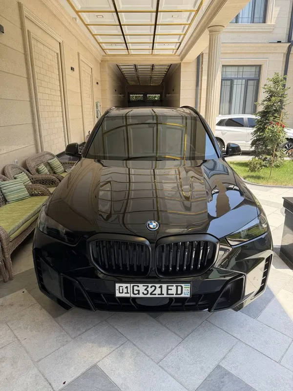 BMW X5 xDrive 50e 2025 гибрид