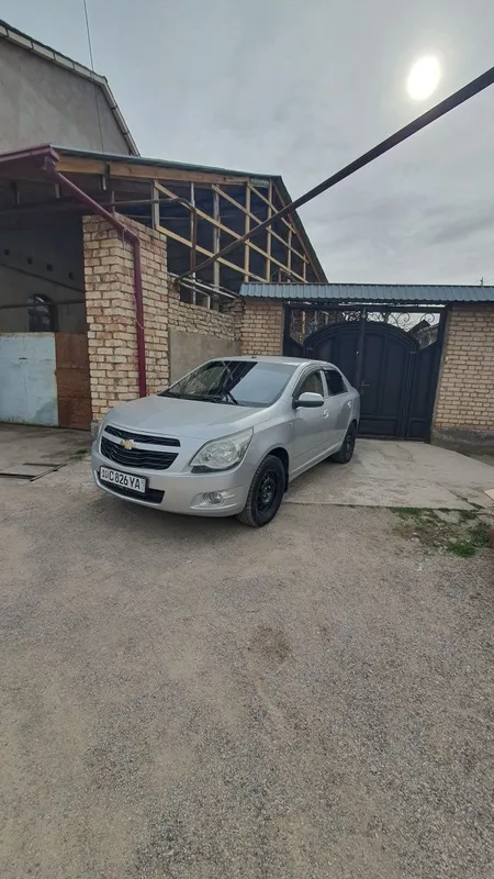 Chevrolet Cobalt — фото 1