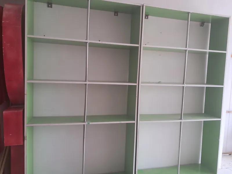 magazin uchun polkalar sotiladi. 3