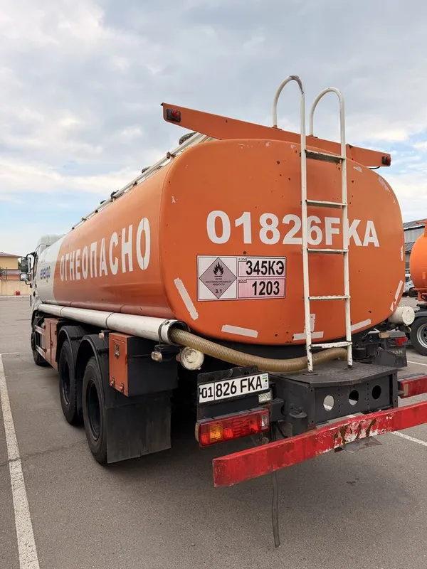 Dongfeng Fuel Tanker СОТИЛАДИ 45000$ — фото 3 Dongfeng Fuel Tanker СОТИЛАДИ 45000$ — фото 3