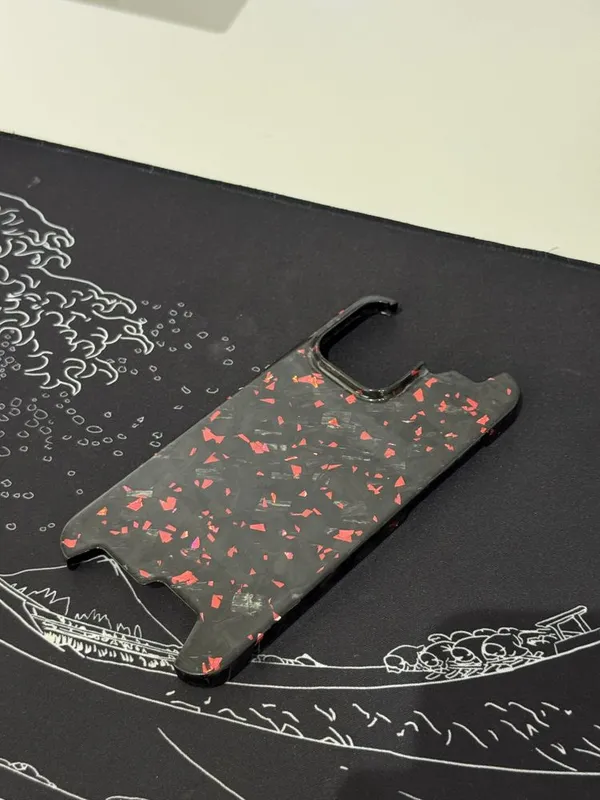 Chehol iPhone 14 pro max ga natural carbon case