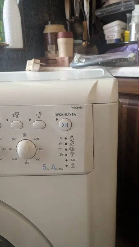Стиральная машина Indesit модель IWSC5085 Class A, объем барабана 5 кг — фото 1