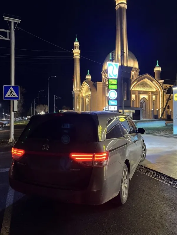 Honda Odyssey Touring (North America) Full позиция — фото 8