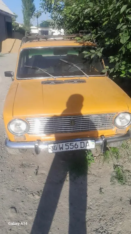 Vaz 21011 sotiladi metan 1980