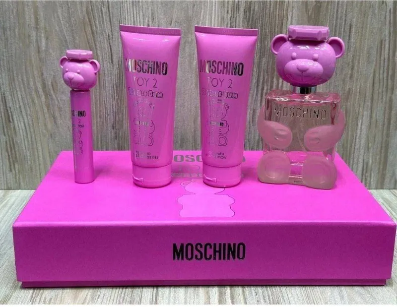 MOSCHINO TOY BUBBLE GUM 4/1 SET 1 MOSCHINO TOY BUBBLE GUM 4/1 SET 1