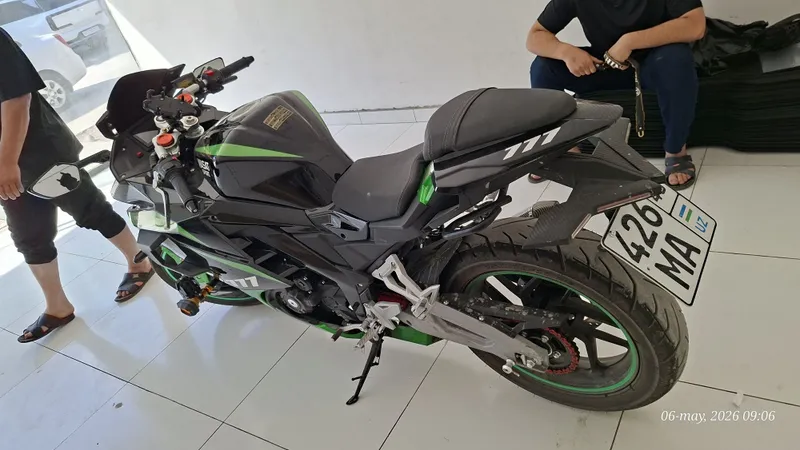 Motobike. Kawasaki 3 Motobike. Kawasaki 3
