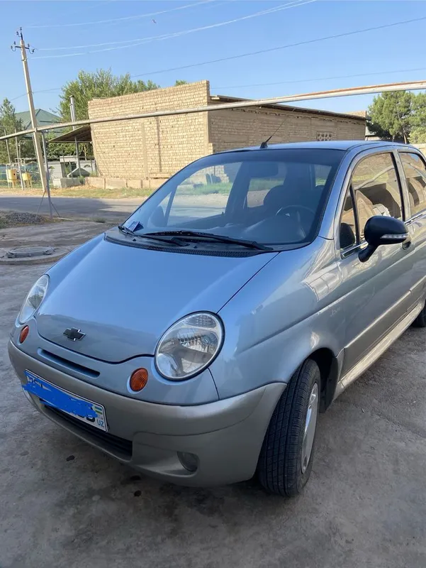 Matiz avtomabil sotiladi.