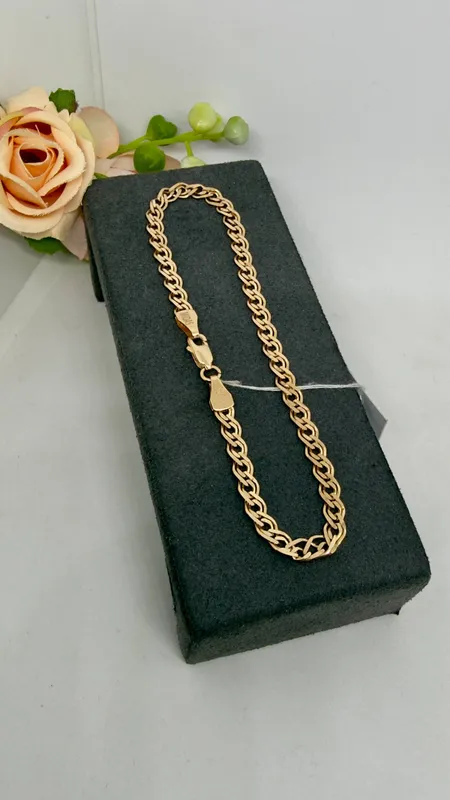 Braslet 585 qizil tilla uzunligi 20.5 sm Braslet 585 qizil tilla uzunligi 20.5 sm