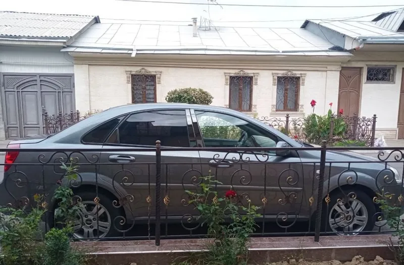 Lasetti 1.6 sotiladi aftamat karopka xolati yaxshi prapan gazi bor 6