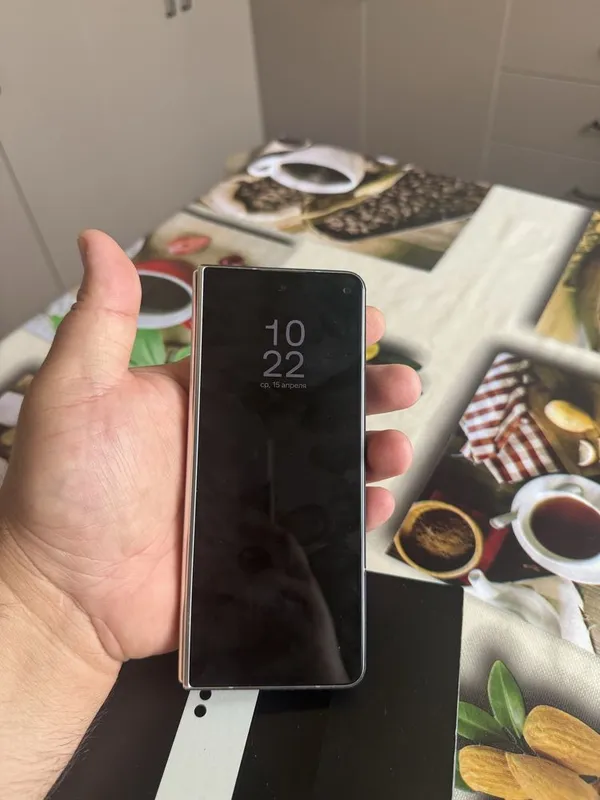 Samsung Z Fold 5 — фото 1