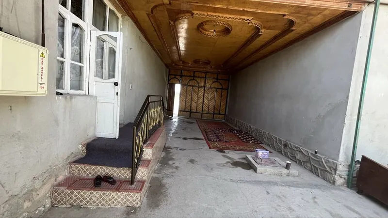 Navoiy viloyat karmana (Narpay) hovli 12 sotix 4 xonali uy 2 Navoiy viloyat karmana (Narpay) hovli 12 sotix 4 xonali uy 2