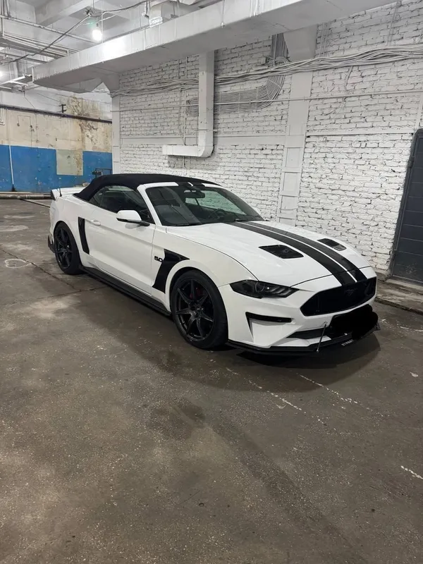Ford mustang gt 5л