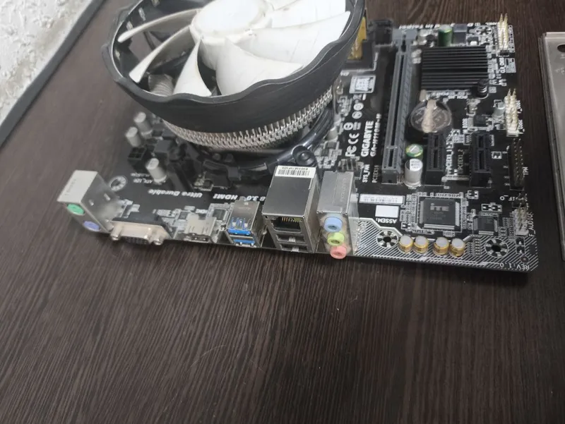 Gigabyte H110+i5 7400+16Gb — фото 1