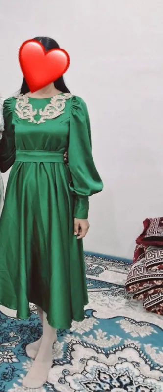 Toy uchun vecherni koylak