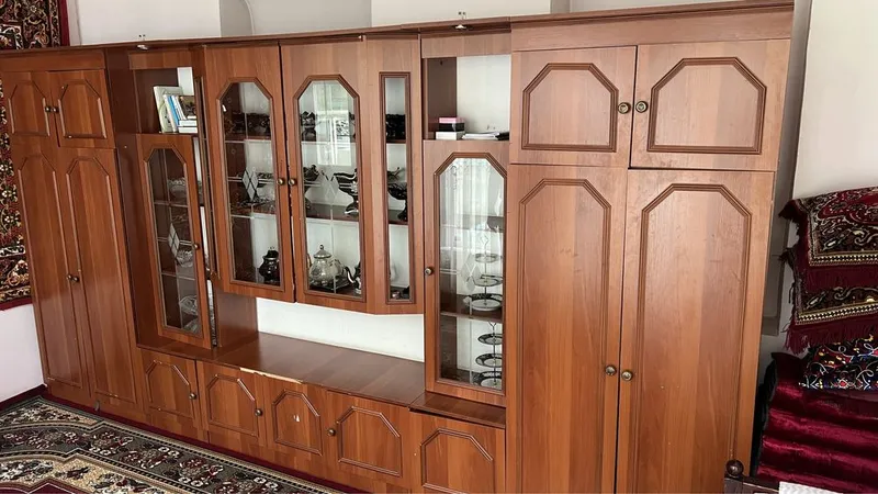 Servant mebel sotiladi