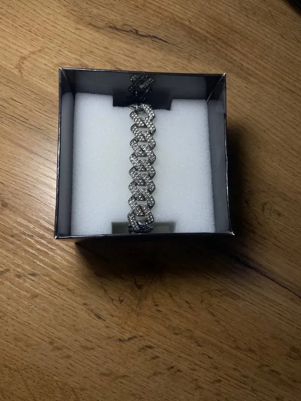 продам модный браслет 1