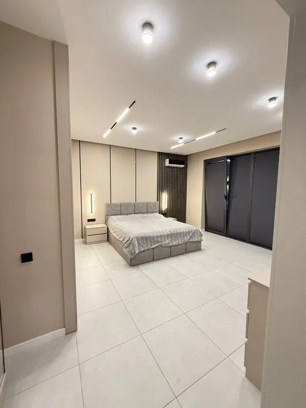 8-комнатная квартира, 300 м2, Мирабад 5