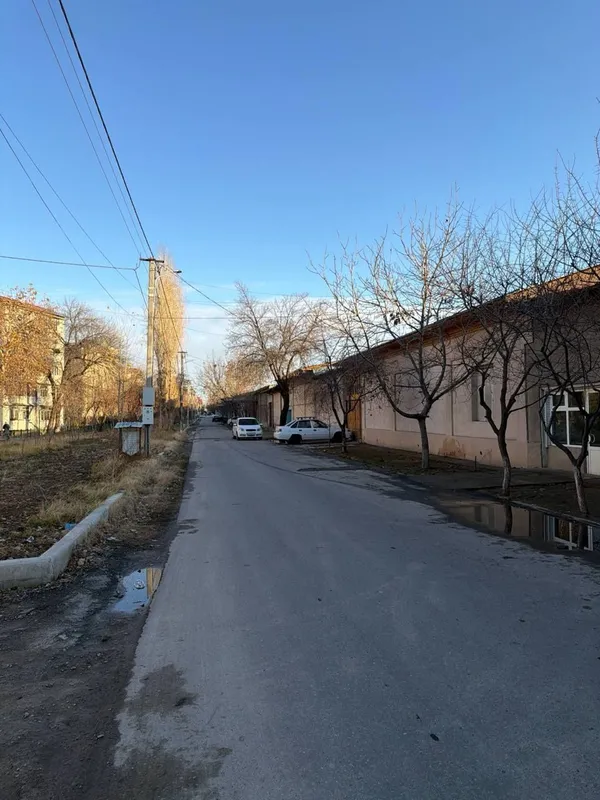 Olmazor tumani Mirza G’olib 2-tor ko’chasi 8.5 sotok fasad 28/30.5 7