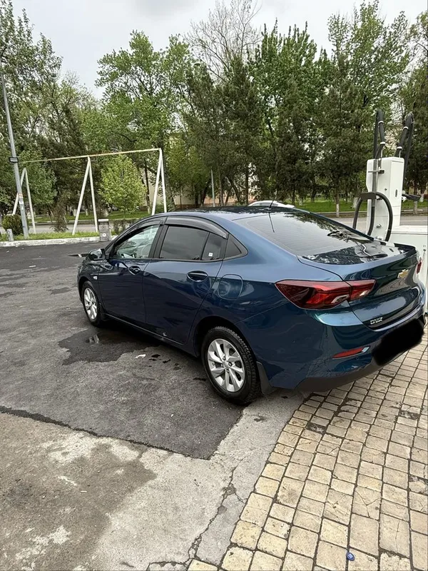 Продам свой chevrolet onix 4 позиция Ltz АКПП турбо! 2