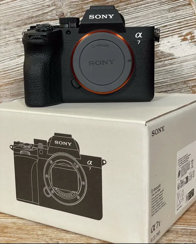 Sony A7 V Mirrorless Camera Sony A7 V Mirrorless Camera