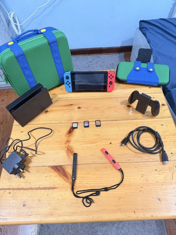 Nintendo Switch V2 Nintendo Switch V2