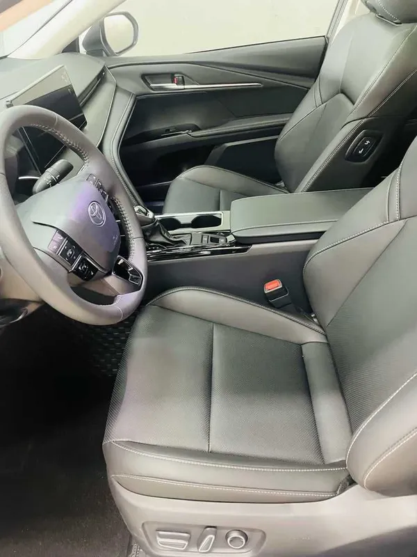 Toyota Camry 2026 Model Dual-Engine 2.0HSE Sport Lite Edition 8 Toyota Camry 2026 Model Dual-Engine 2.0HSE Sport Lite Edition 8