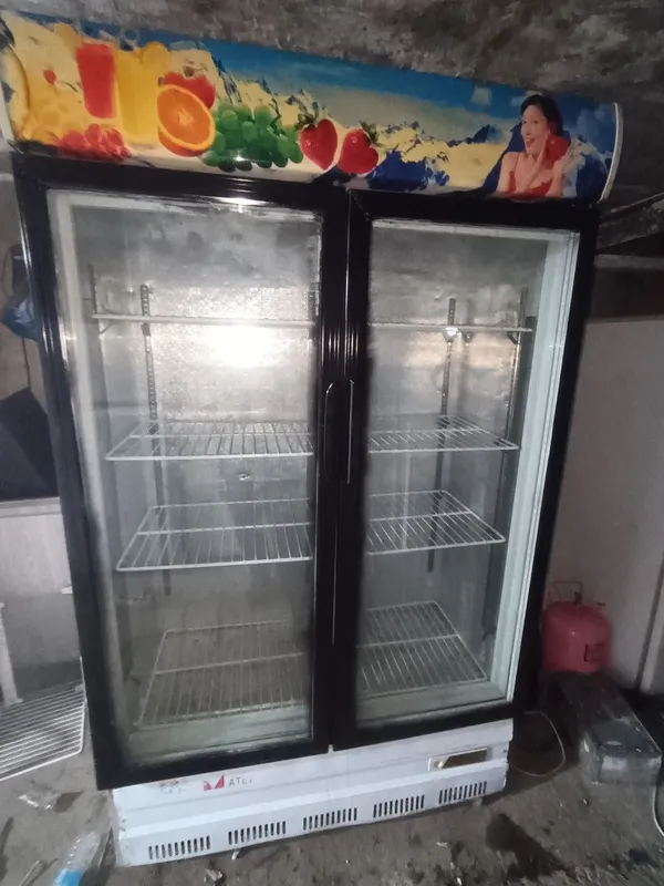 Продам холодильник витрины — фото 2 Продам холодильник витрины — фото 2