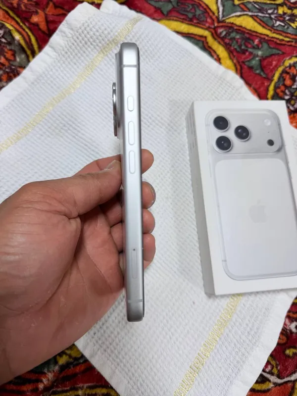 iphone 17 pro 256gb silver срочна продам 6