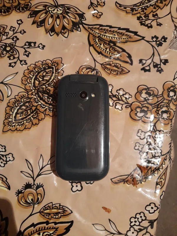 Novey s70r holati yaxshi ekrani yarimi hiraro korinadi 3