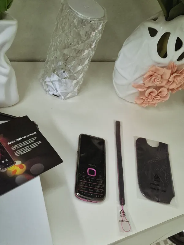 Nokia 6700 classic pink 3