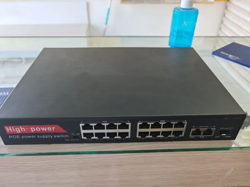 POE Switch 100/1000Mbps 3 POE Switch 100/1000Mbps 3