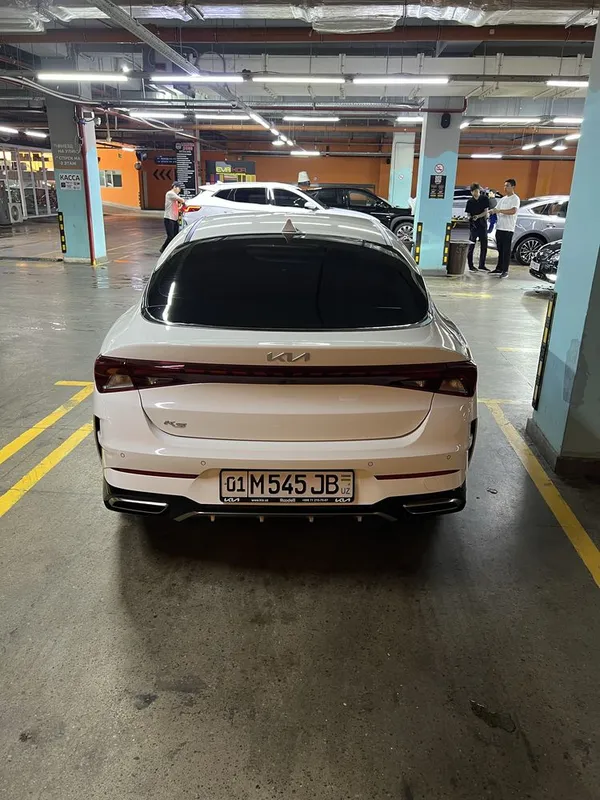 Kia K5 sotiladi. 3 Kia K5 sotiladi. 3