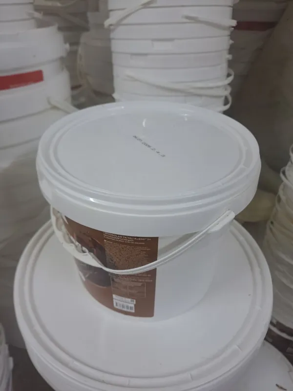 Oq plastmassa chelak 1 Oq plastmassa chelak 1