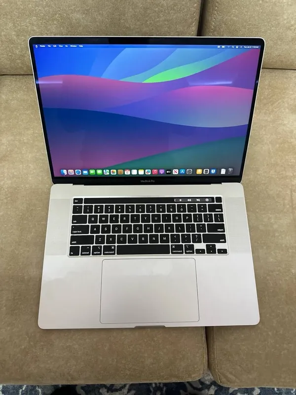 MacBook Pro 2019 i7 — фото 2