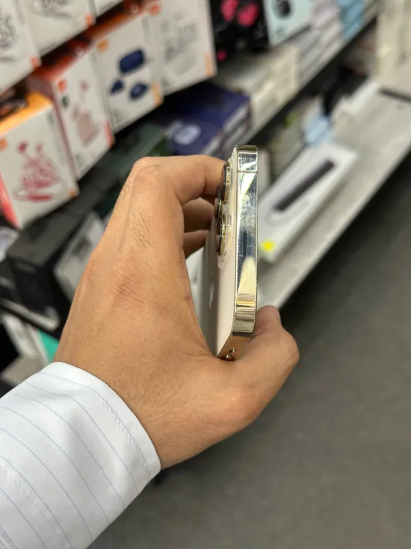 iPhone 13 pro Gold — фото 2