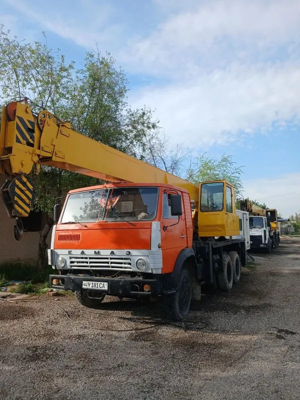 Продаётся Автокран камаз 12 тон. 21 метров